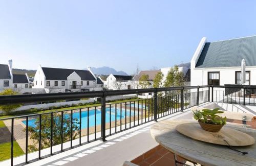 Stellenbosch Cabin | Winelands Golf Lodges 20