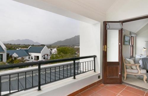 Stellenbosch Cabin | Winelands Golf Lodges 26