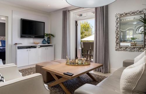 Stellenbosch Cabin | Winelands Golf Lodges 27