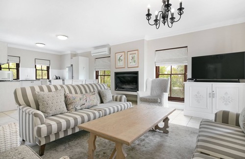Stellenbosch Villa | Winelands Golf Lodges 26