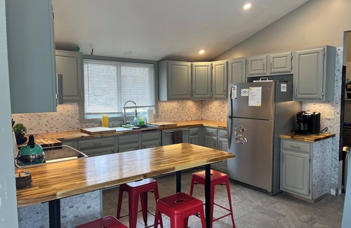 Moultonborough House | Winnipesauke beach access, family and dog friendly home with fenced in Yard.