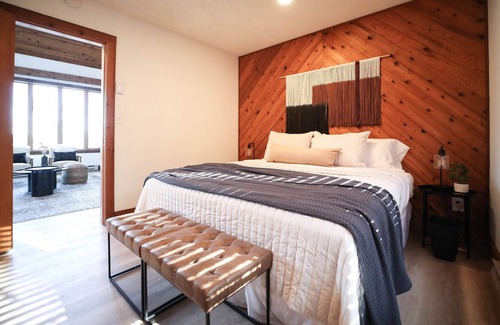 Pedlars Edge House | Wintergreen MTN Chateau + Near Slopes + hikes + 151 breweries/wineries