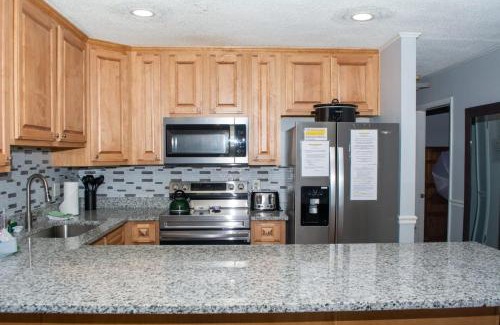 Ghent Apartment | Winterplace Condo Ski in Ski out First Floor E102
