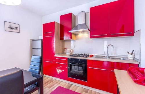Gregovica Apartment | with balcony and air conditioning