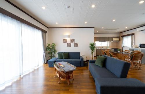 Taketomi-jima Taketomi-cho House | with-terrace (Umi)