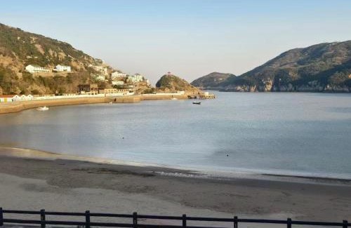 Zhoushan House | Without Asking East or West