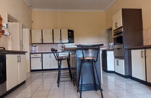 Harare East House | Wits-End Self Catering family or group Accommodation, roomy, peaceful, desired