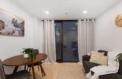 Te Aro Apartment | WLG CBD 1BR - Luxe Hyde Lane Stay with Amenities