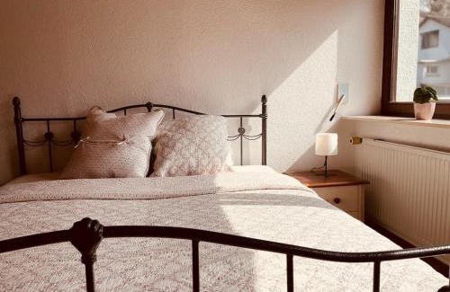 Gorxheimertal Apartment | Wohnung im Landhaus - Waldblick, Balkon & Garten