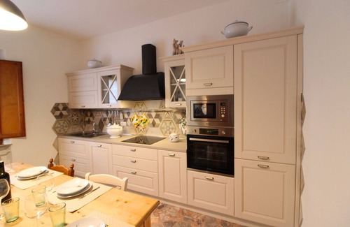 Le Piazze Villa | Wonderful private villa with private pool, WIFI, A/C, TV, balcony and pets allowed, close to Cor.