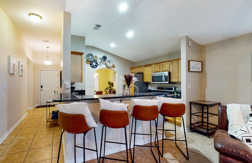 Pensacola House | Wonderful dog-friendly home with washer/dryer, patio, & kitchen - close to beach