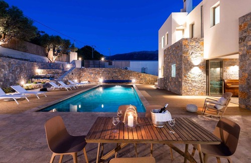 Vrachasi Villa | Wonderful Family Cretan Villa | 5 bedrooms | Private Pool | Vrachasi