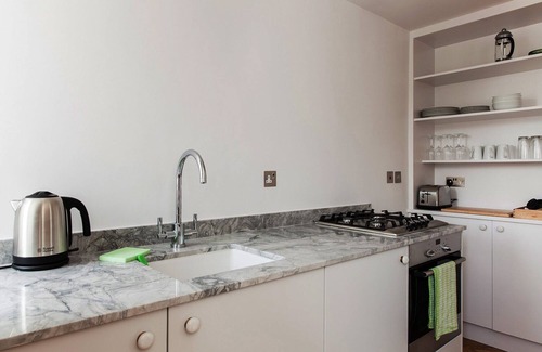 Holland Park Apartment | Wonderful Holland Park Studio