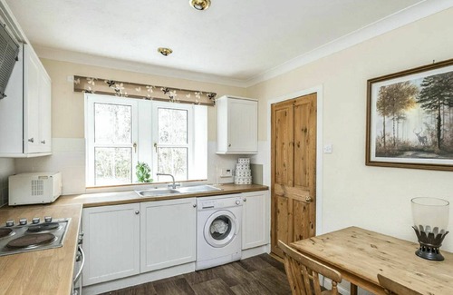 Invermoriston House | Wonderful private villa for 4 guests with WIFI, TV, patio and parking