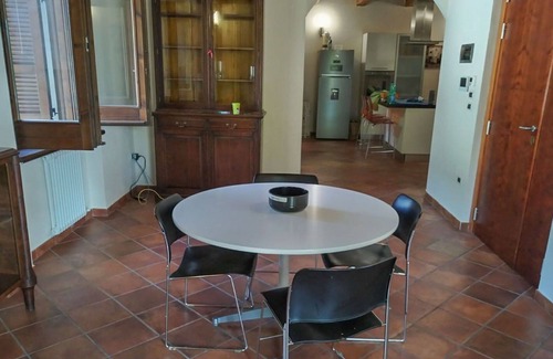 Collecorvino Villa | Wonderful private villa for 6 guests with patio, pets allowed and parking
