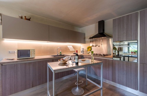 Bossolasco House | Wonderful private villa for 6 people with WIFI, private pool, TV, patio and pets allowed