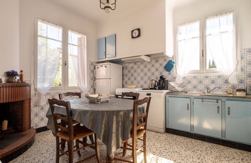 Montauriol House | Wonderful private villa for 7 people with TV and terrace
