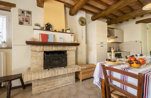 Casinina House | Wonderful private villa with WIFI, private pool, hot tub, TV, pets allowed and panoramic view