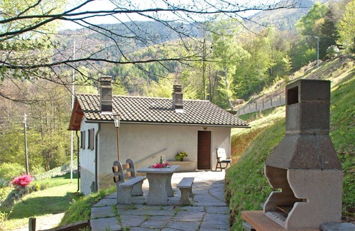 Pianezzo House | Wonderful private villa for 4 people with WIFI, patio, pets allowed, panoramic view and parking