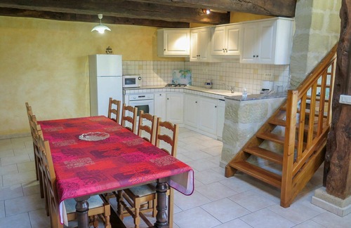 Puymiclan Villa | Wonderful private villa for 8 guests with private pool, WIFI, TV, terrace, pets allowed and park.