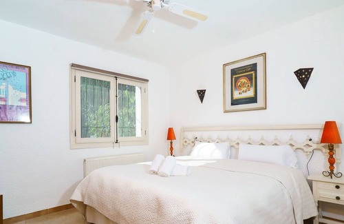 Arnella House | Wonderful private villa with private pool, WIFI, TV, patio, pets allowed, panoramic view and par...