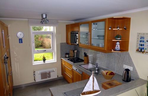 Medemblik House | Wonderful vacation home in Medemblik with private jetty - fast W-LAN
