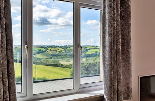 Newton Saint Cyres House | Wonderful villa for 10 people with WIFI, terrace and pets allowed