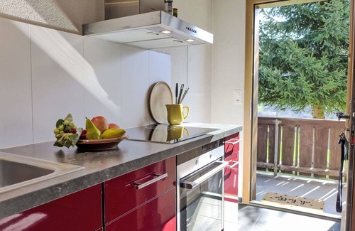 Riedtwil House | Wonderful villa for 3 guests with TV, patio, pets allowed and panoramic view