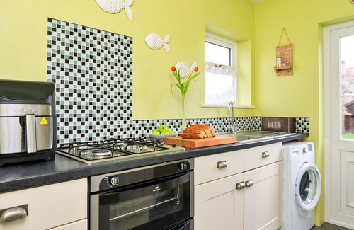 Kinmel Bay House | Wonderful villa for 4 guests with WIFI and pets allowed
