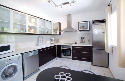 Empedrola House | Wonderful villa for 6 people with pool, WIFI, A/C, TV and patio