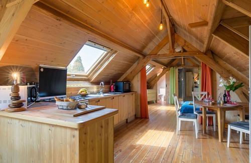 Guimaec Villa | Wonderful villa for 3 guests with WIFI, pool, TV, patio, panoramic view and parking