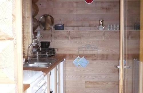 Saint-Martin-la-Sauvete Cottage | Wooden chalet with terrace and cozy atmosphere