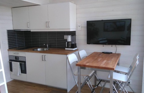 Tofta House | Wooden holiday house, right by a bay