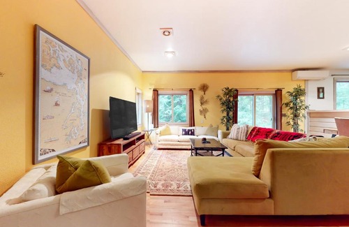 Burley House | Woodland Cove