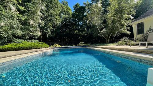 Three Oaks House | Woodland Paradise