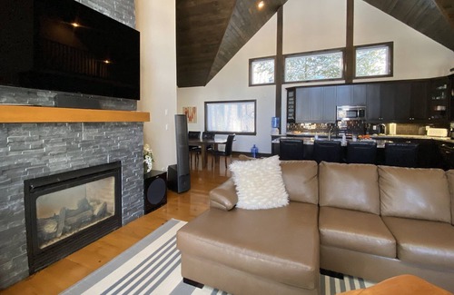 Muskoka Lakes House | Woodroffe Bay Oasis