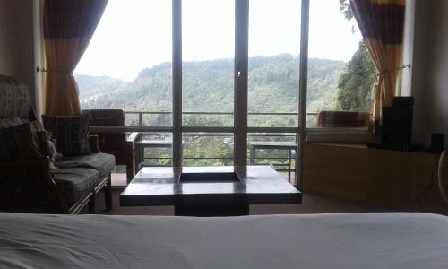 Nuwara Eliya House | woods hut