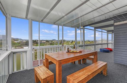 Taupo House | Woodward House Taupo