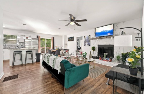 Austell House | Work & Family Fun for 10! ATL Charm Near Six Flags