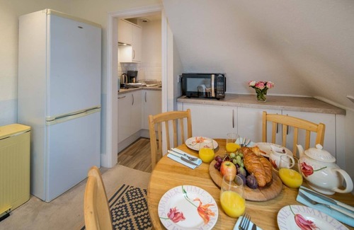 Cowes Apartment | Work/holiday or crew home in West Cowes