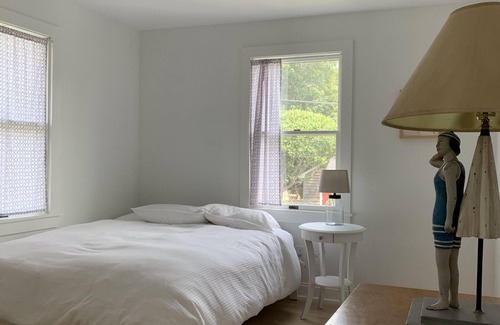 Fifth Ward House | Wow! Newly renovated, handsome five-bedroom Newport beach house! Sleeps 8!
