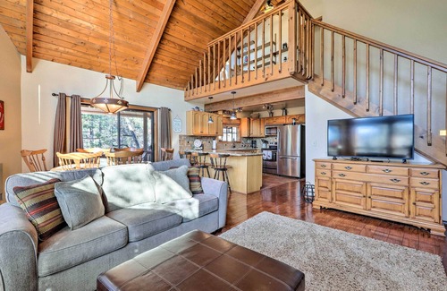 Munds Park Cabin | Wraparound Deck: Pet-Friendly Munds Park Retreat