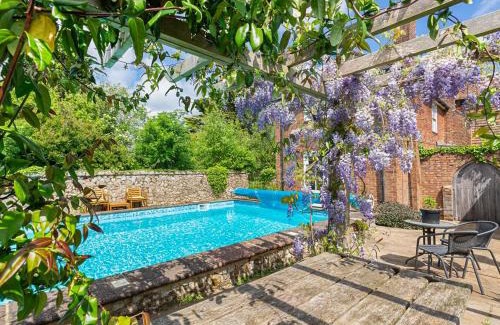 Ashford House | Wren - Uk50152
