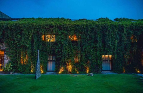 Wuyuan Hotel | Wuyuan On The Bound Hotel-婺源水岸边民宿
