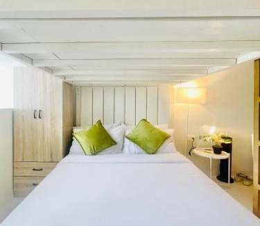 Mandurriao Apartment | WV 17 Sleek & Trendy Studio with Bunk Bed