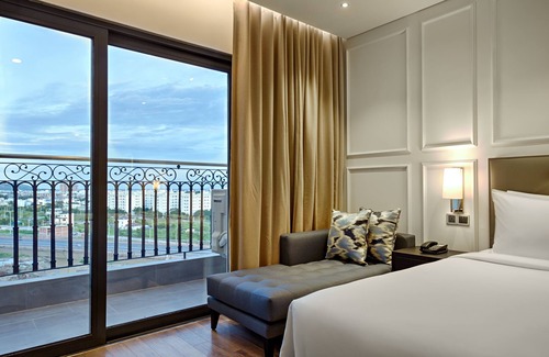 Son Tra Hotel | Wyndham Danang Golden Bay