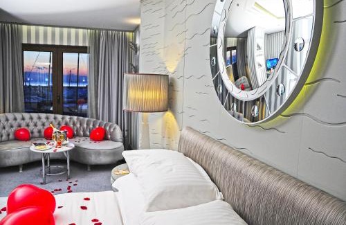 Fenerbahce Hotel | Wyndham Grand Istanbul Kalamış Marina Hotel