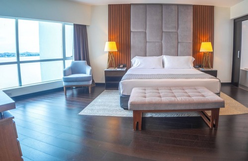 Puerto Santa Ana Hotel | Wyndham Guayaquil Puerto Santa Ana