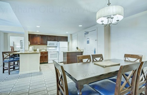 Old Town Alexandria Condo | Wyndham Old Town Alexandria 2 bedroom deluxe