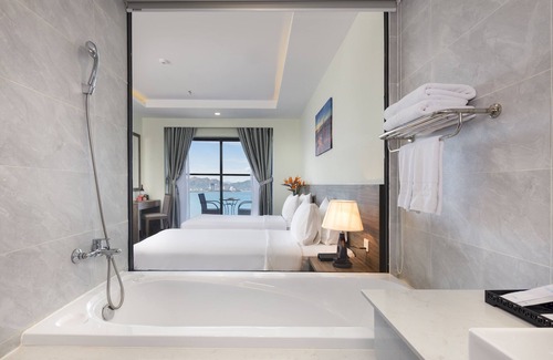 Tran Phu Beach Hotel | Xavia Hotel